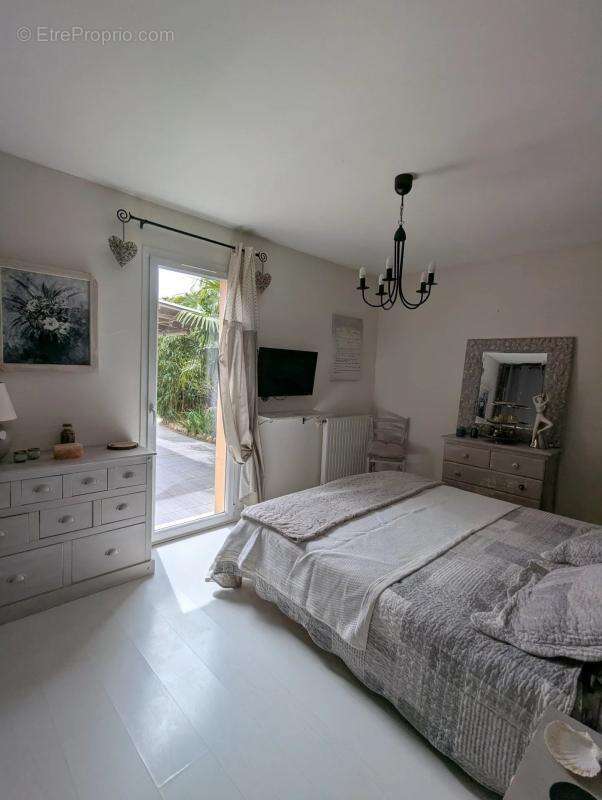 Maison à VEAUCHETTE