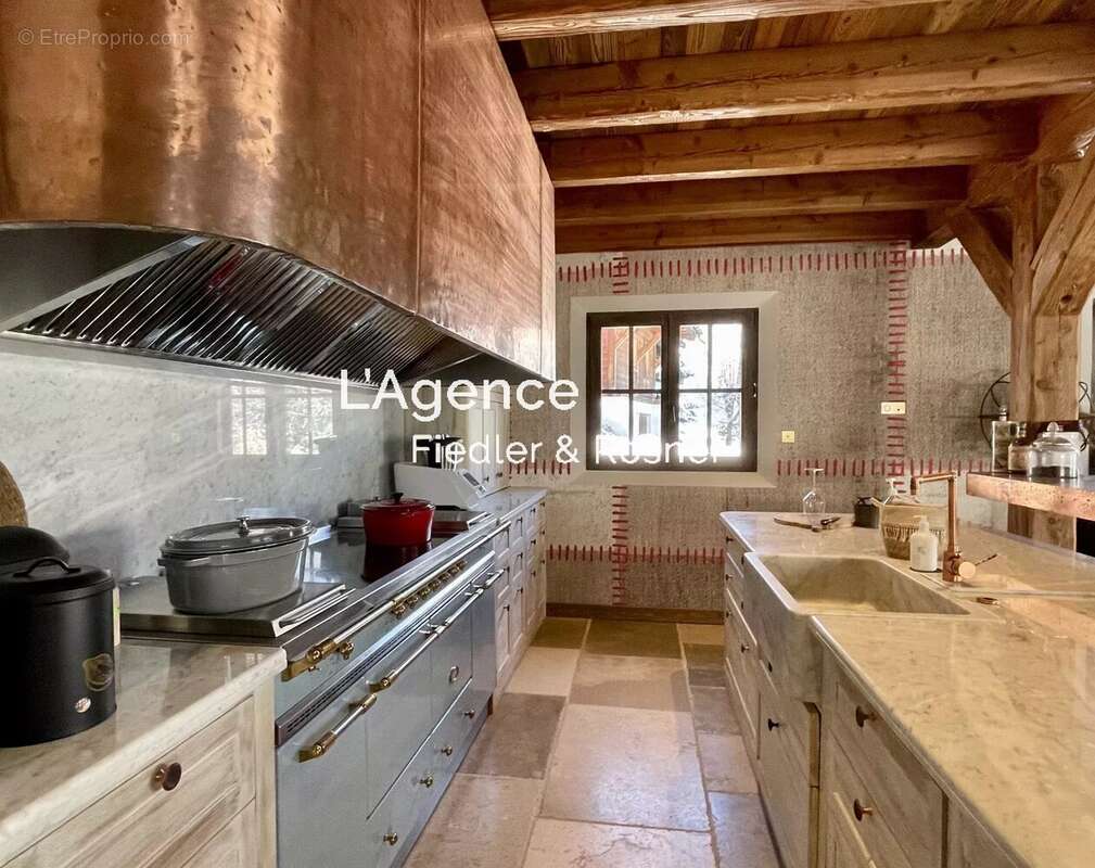 Maison à DEMI-QUARTIER