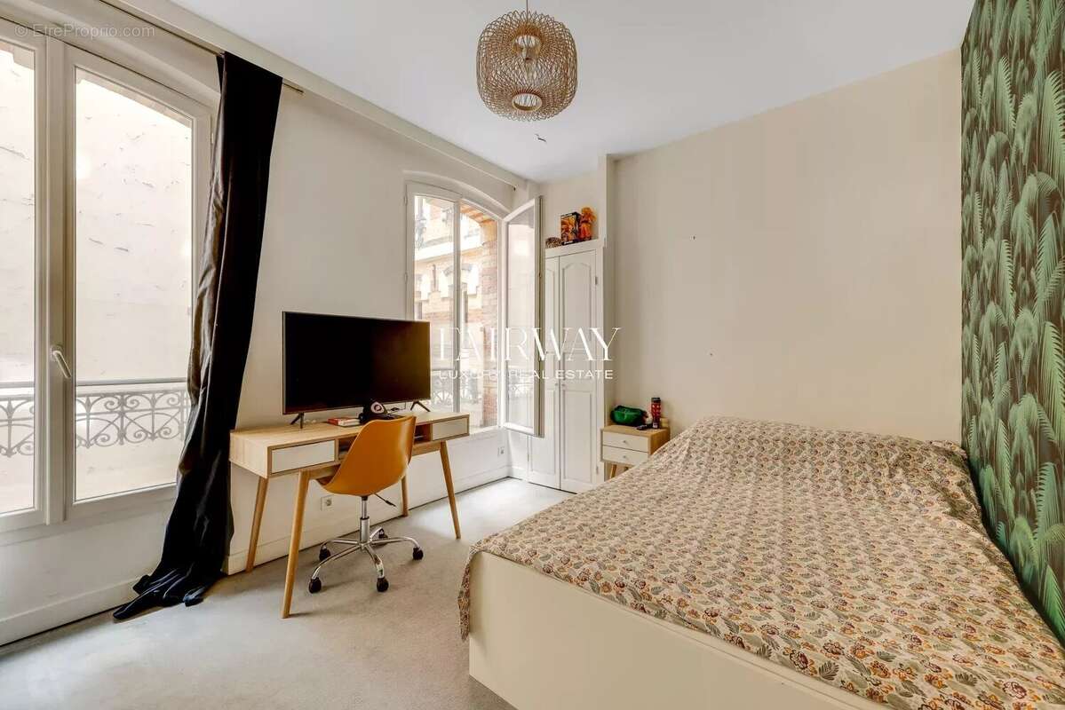 Appartement à PARIS-8E