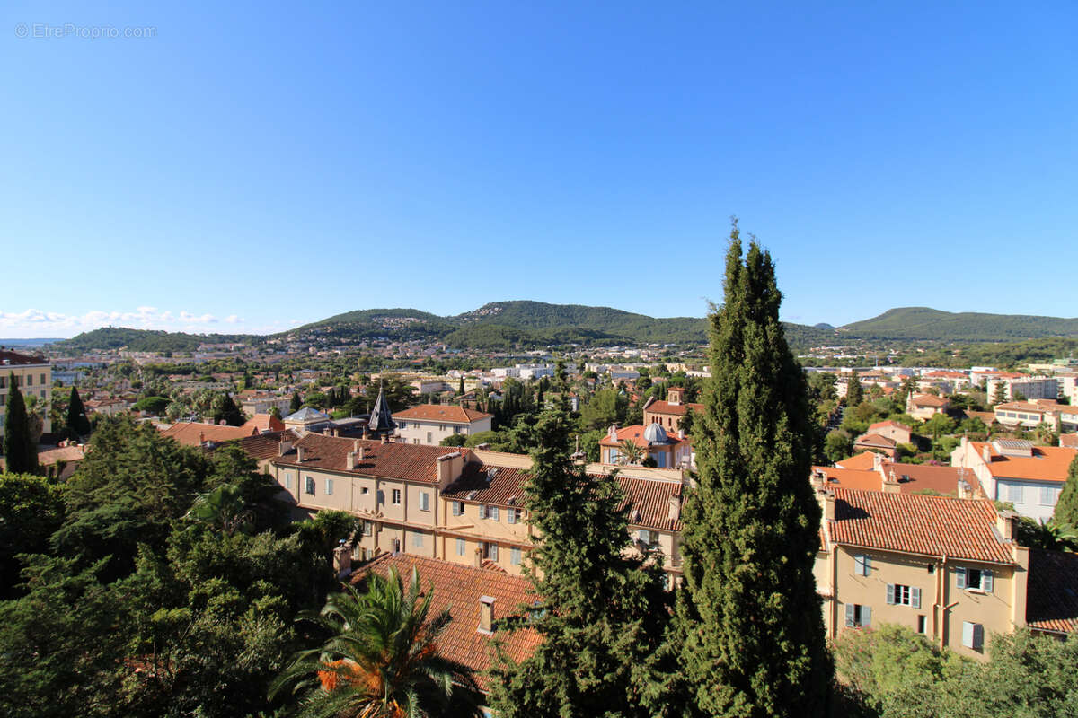 Appartement à HYERES