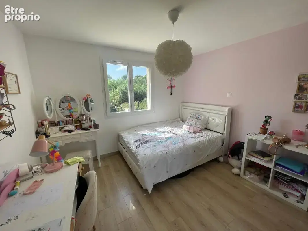 A vendre la seyne sur mer 83500 quartier sud villa 6 pieces piscine jardin - photo 11