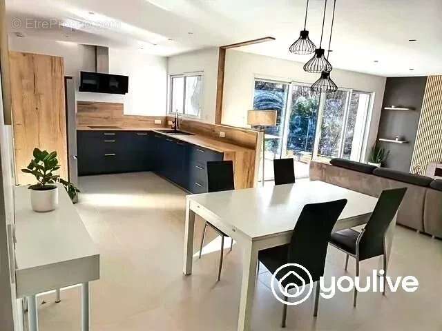 Maison à LE GIROUARD