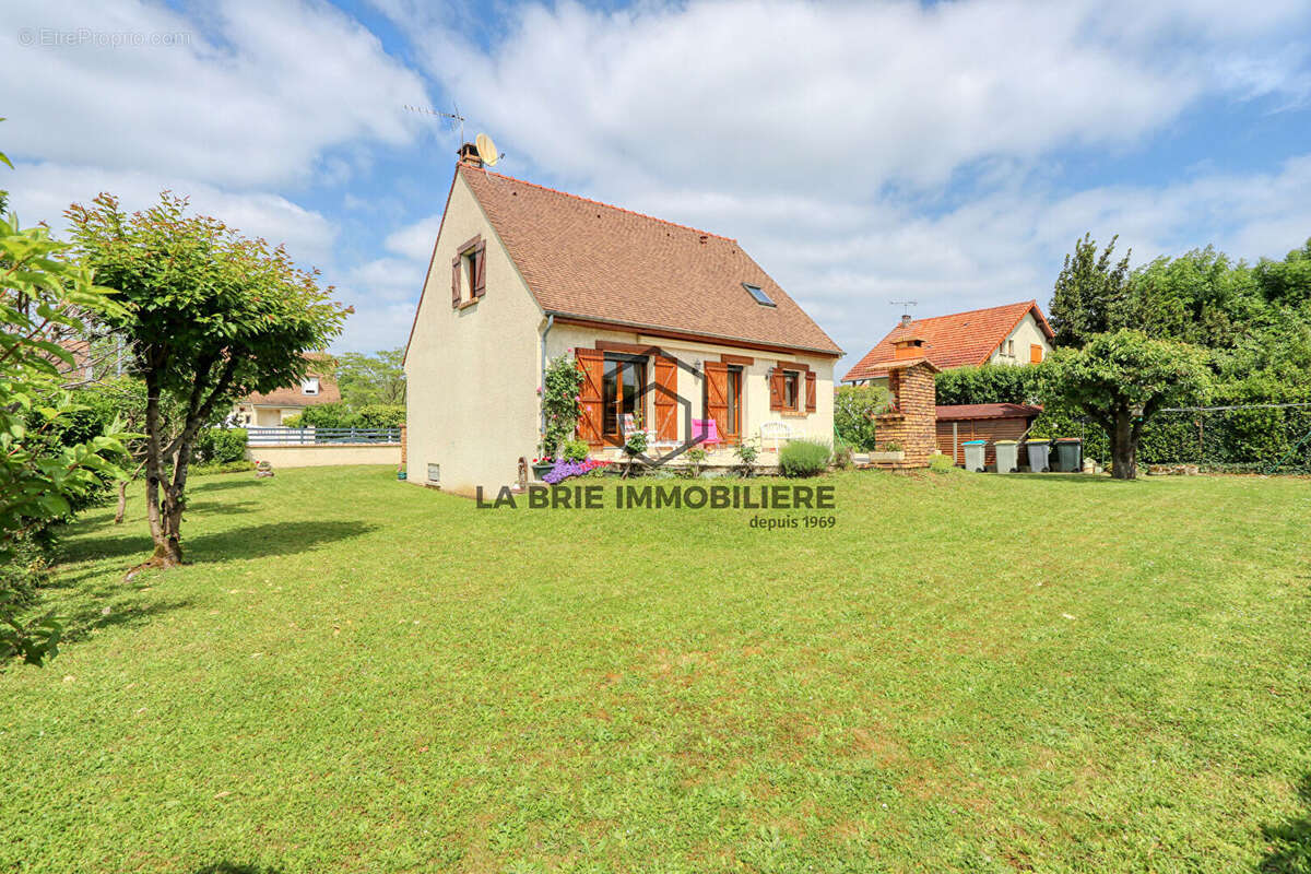Maison à VILLECRESNES