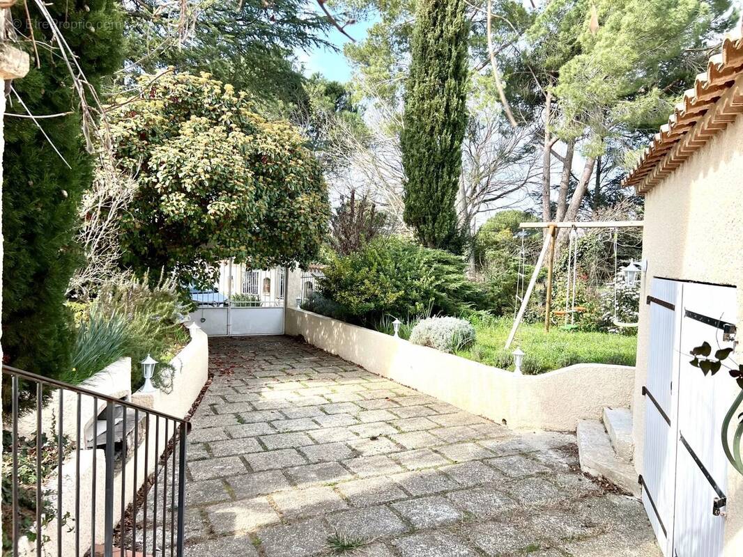 Maison à POURRIERES