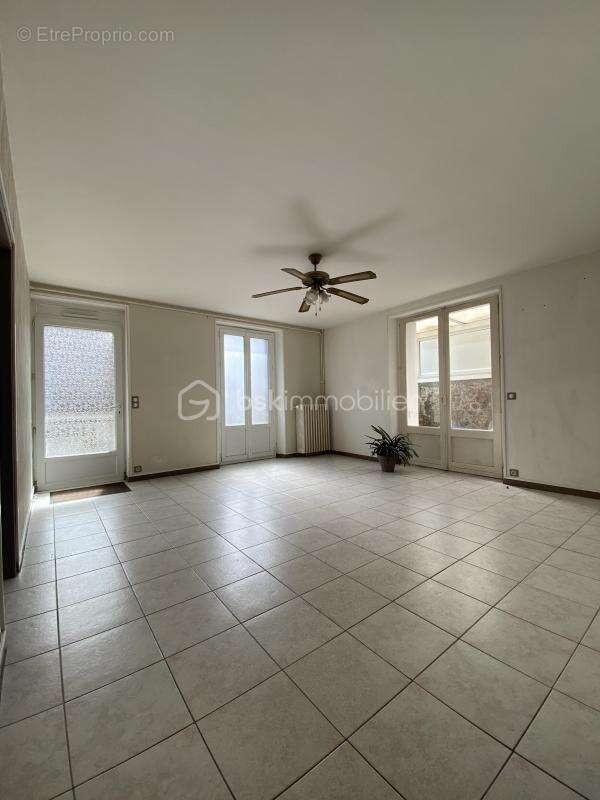 Appartement à SAINT-CHERON