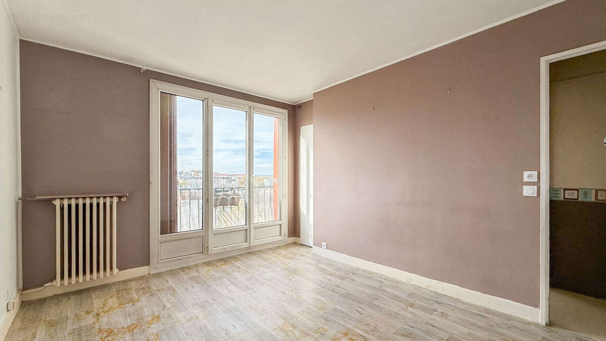 Appartement à NANTERRE