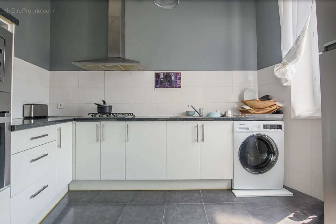 Appartement à MARSEILLE-3E