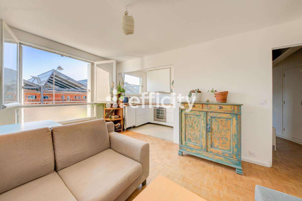 Appartement à PARIS-18E