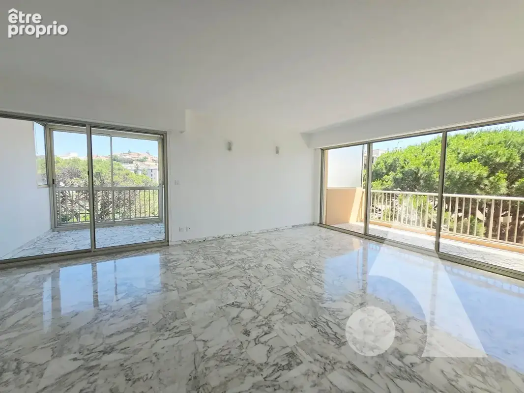 Saint-Raphaël  4 p - 104,65 m²  carrez-  Beaux volumes, lumineux, CV à pied - photo 2