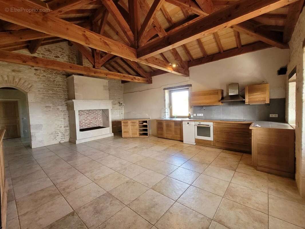 Maison à LABASTIDE-MARNHAC