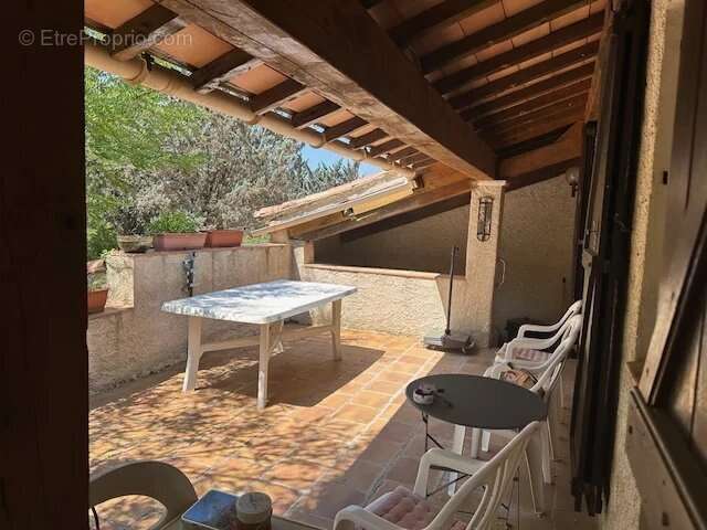 Rocbaron maison 4 chambres dépendance piscine garage - photo 6