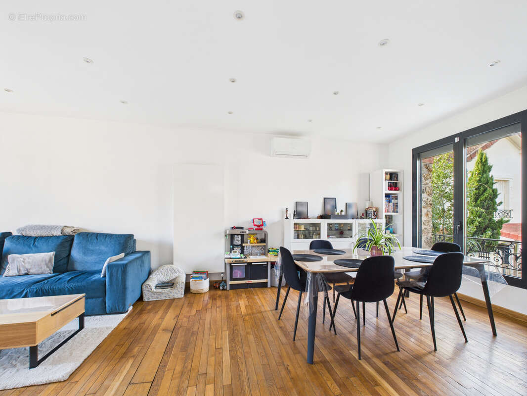 Maison à SARTROUVILLE