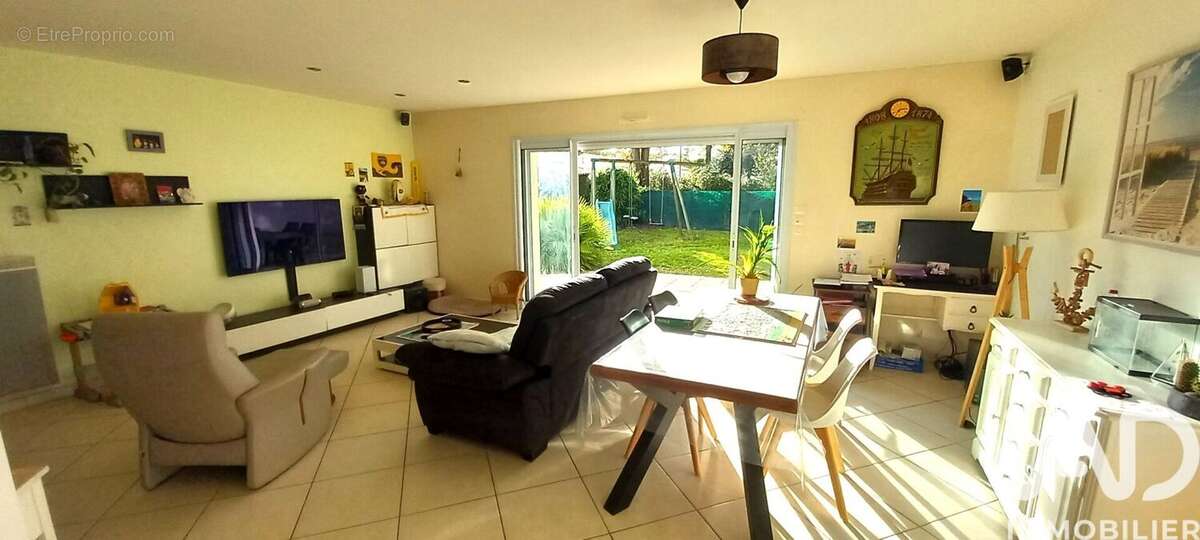 Photo 2 - Maison à VENANSAULT