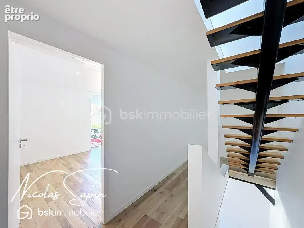 Maison 220m2 5 chambres entièrement rénovée au centre de Varces - photo 10