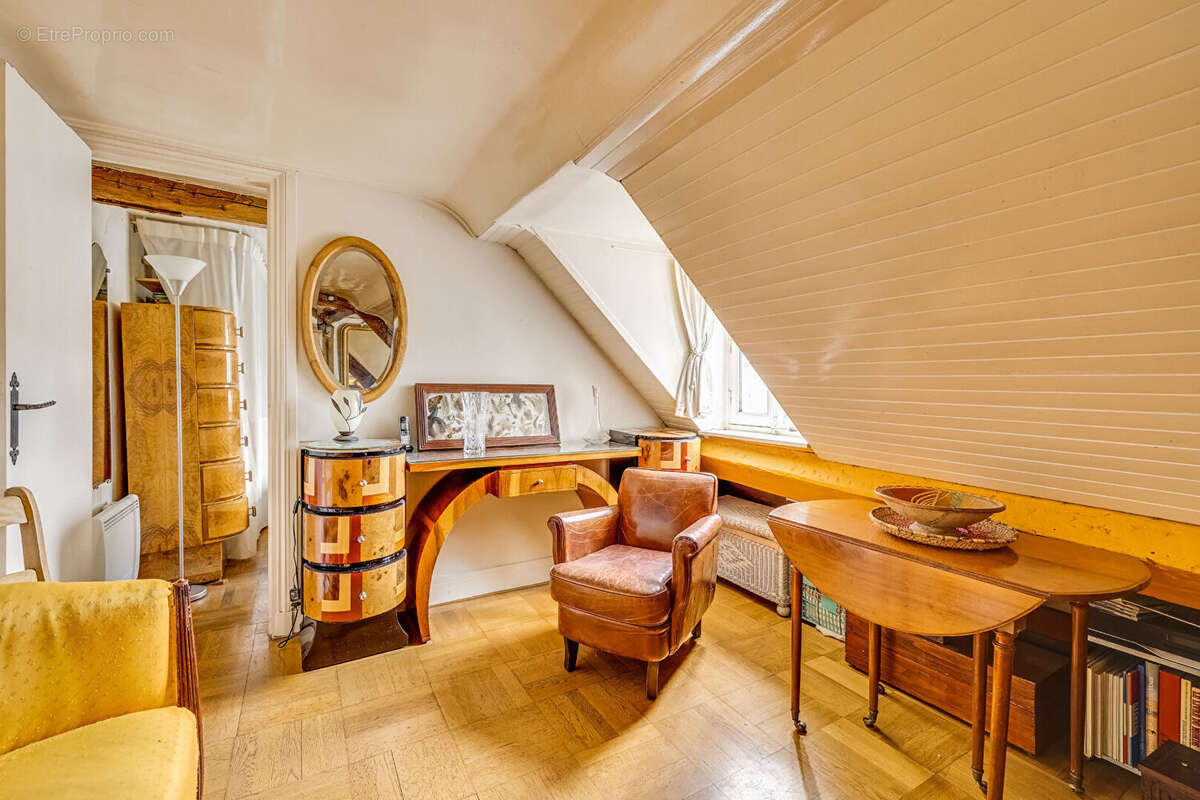 Appartement à PARIS-2E