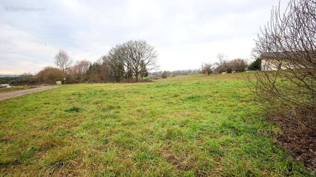 Terrain à LACHAMBRE