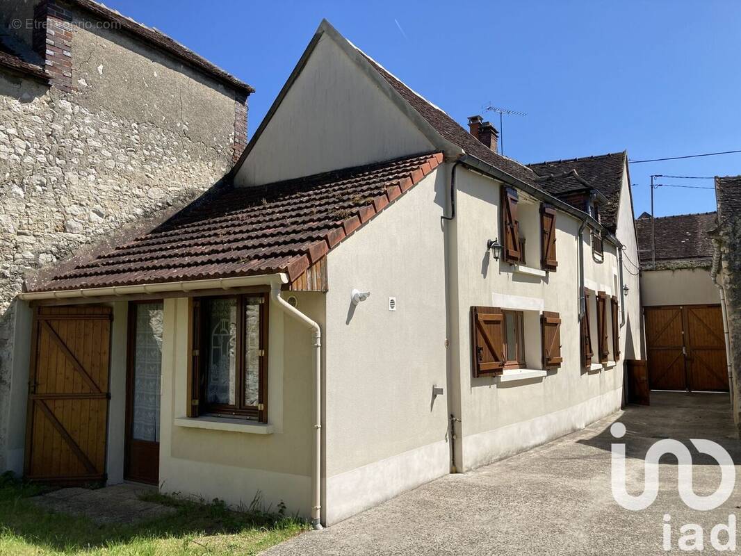 Photo 1 - Maison à BRIENON-SUR-ARMANCON