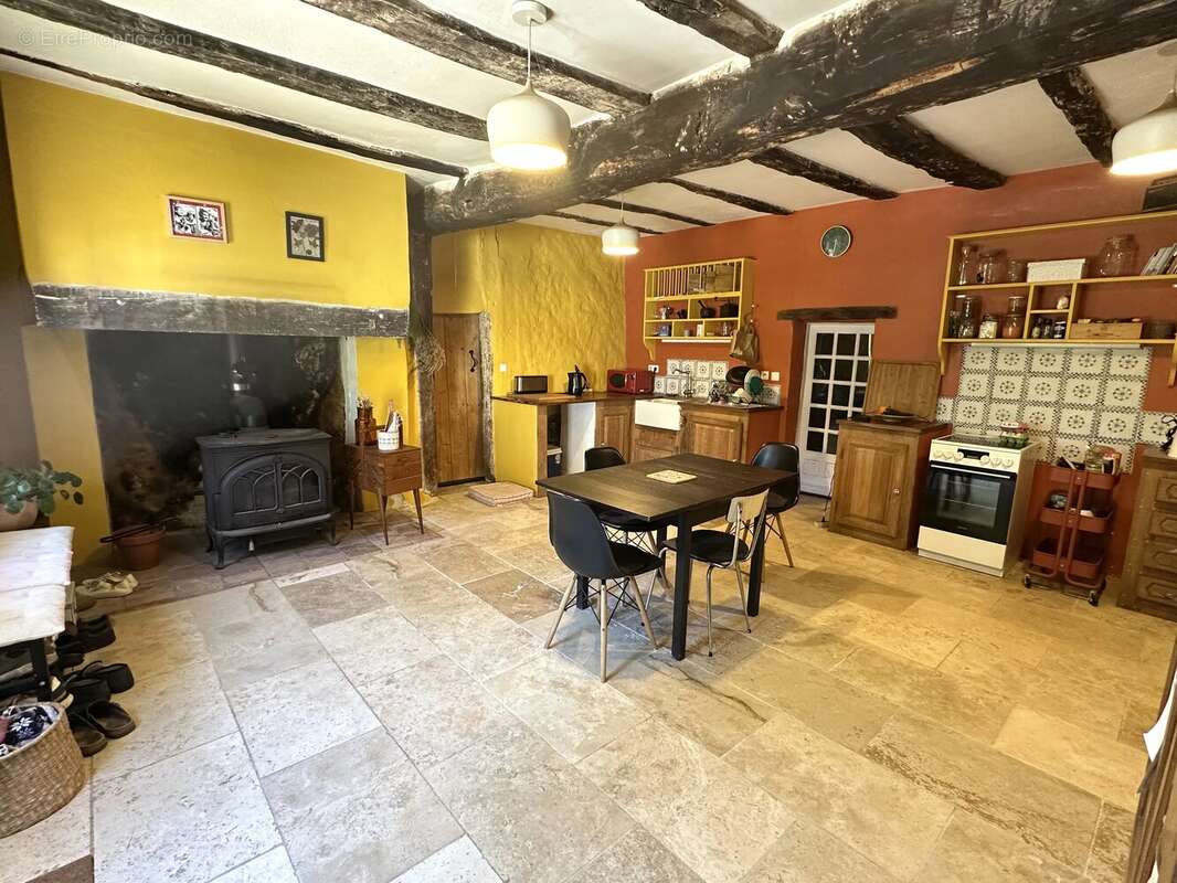 Maison à MONTPON-MENESTEROL