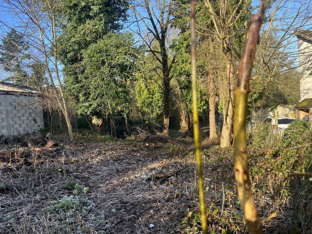 Terrain à MONTLIGNON