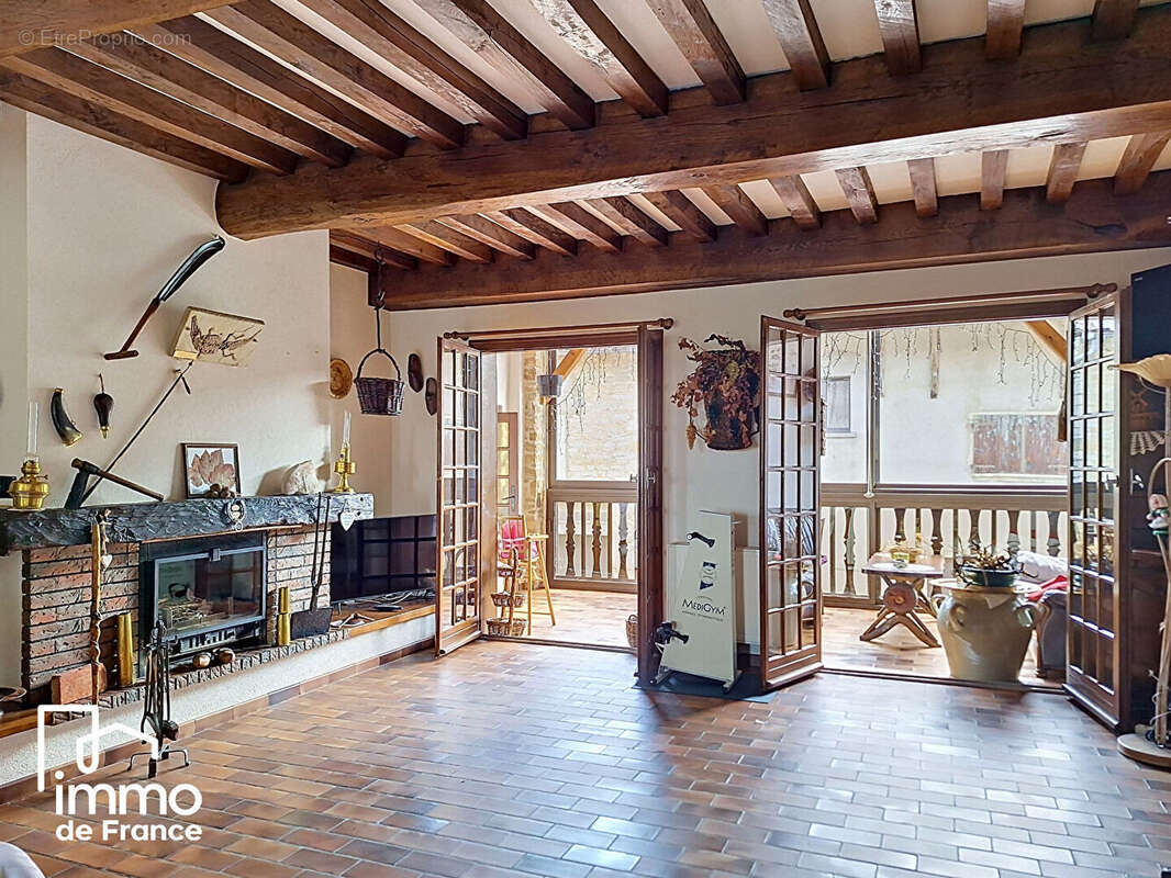 Maison de village 6 pièces 258 m2 à Revonnas avec terrain - photo 4