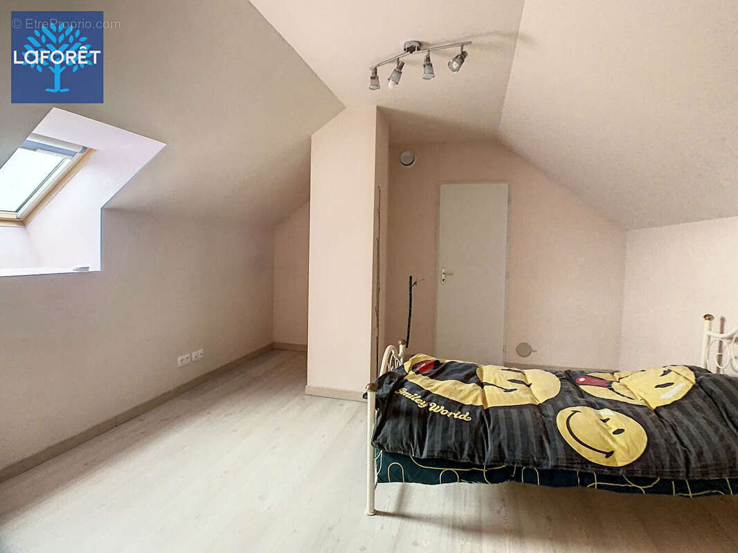 Maison à COURBEPINE