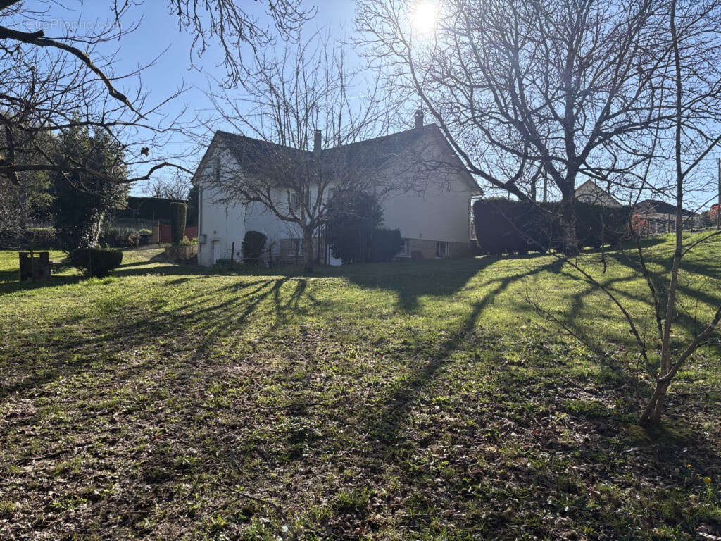 Maison à ARNAC-POMPADOUR