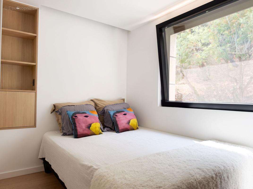  Cannes Croix des Gardes — 5 pièces 82 m² rénové, vue mer - photo 10