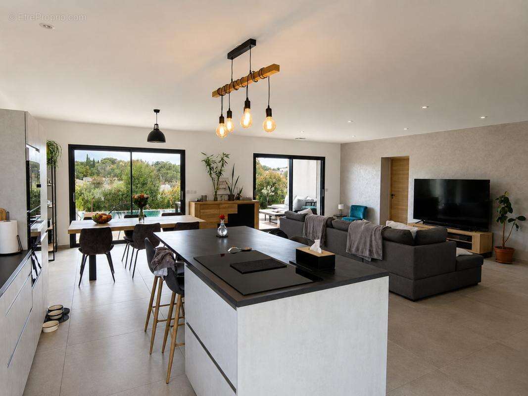 Maison 140 m² à Nimes  - photo 3
