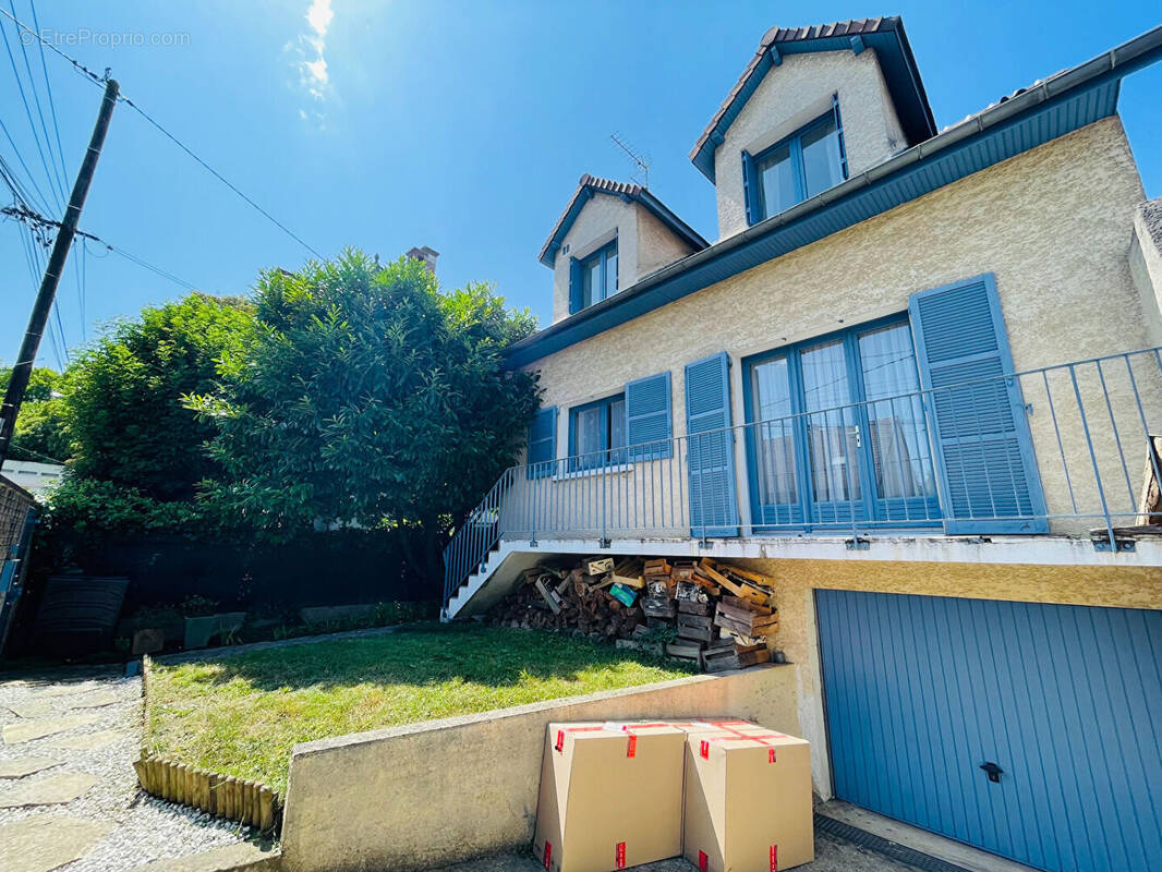 Maison à SARTROUVILLE