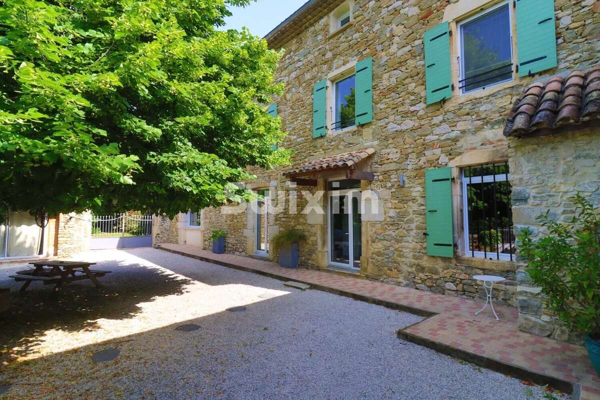 Maison à PONT-DE-BARRET