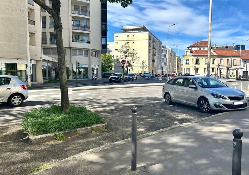 Lyon 7ᵉ – T3 avec parking privatif, cave et proximité immédiate du Parc Blandan - photo 11