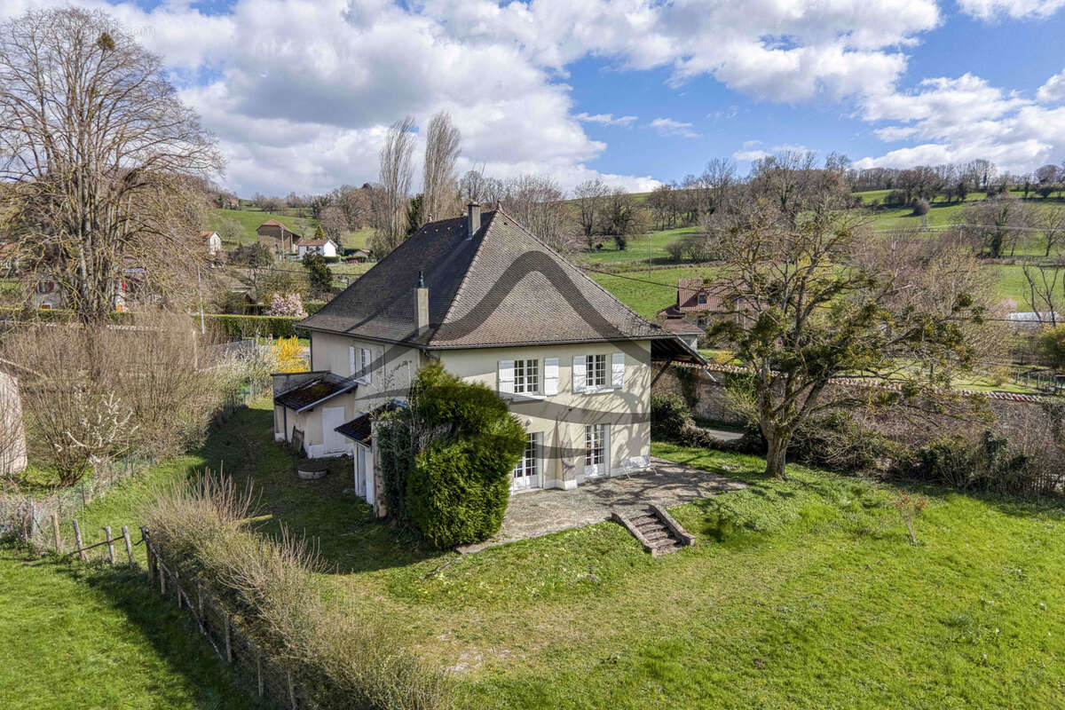 Maison à MONTFERRAT