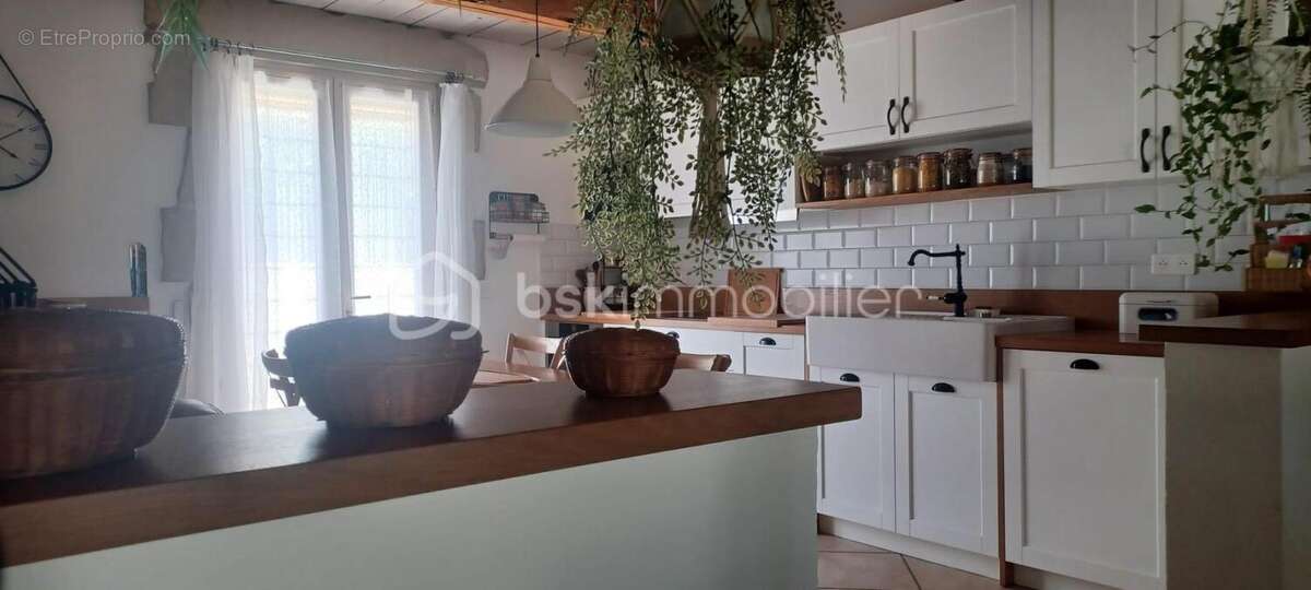 Villa  traditionnelle + studio a vendre - photo 14
