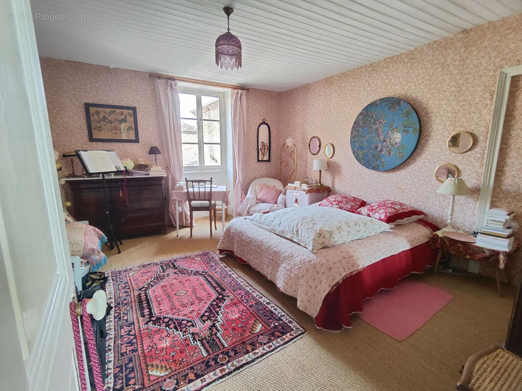 Maison à PONT-DE-BARRET