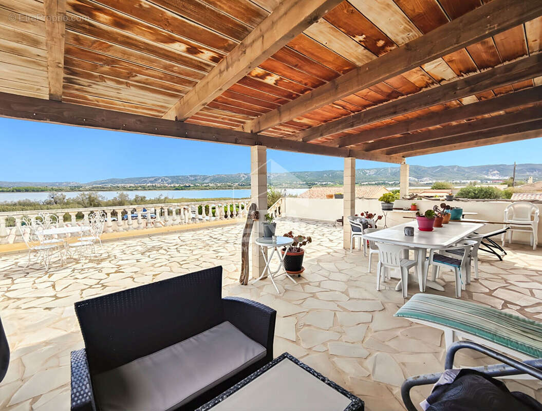 Appartement à CHATEAUNEUF-LES-MARTIGUES