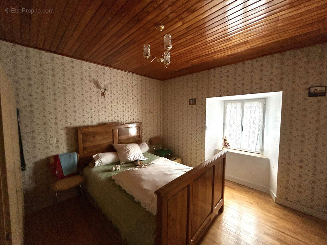 Maison à SAINT-ETIENNE-DU-VIGAN