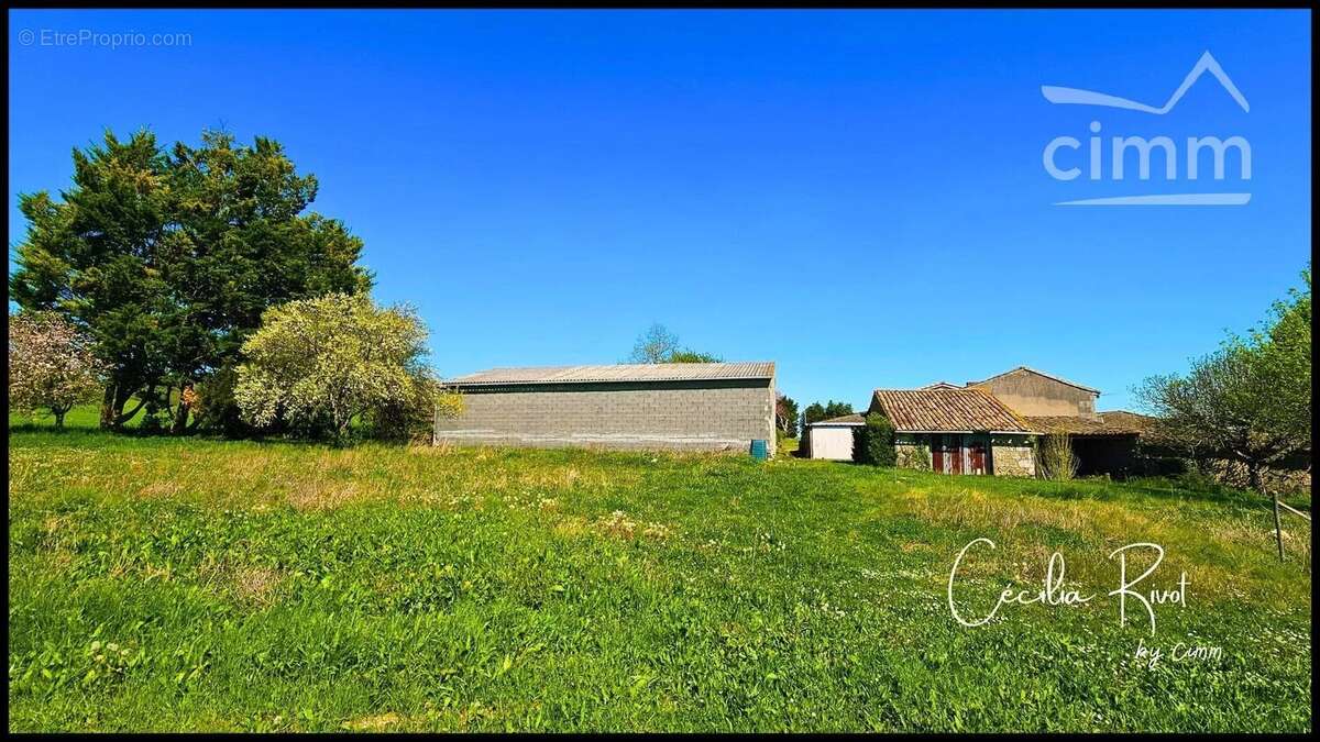 Maison à SAINT-MARTIAL-DE-MIRAMBEAU