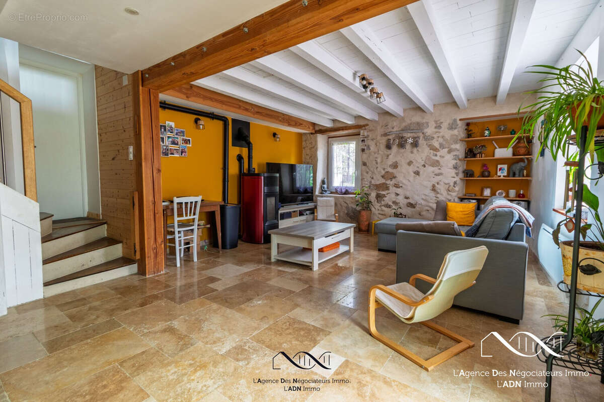 Maison à VILLARDEBELLE