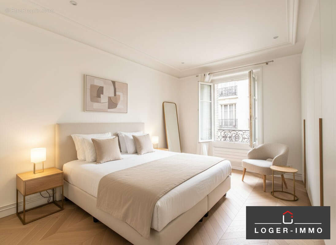 Appartement à PARIS-16E