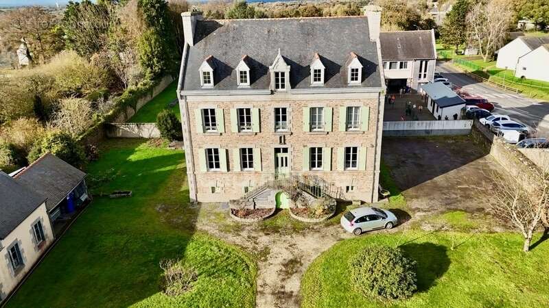 Maison à CARHAIX-PLOUGUER