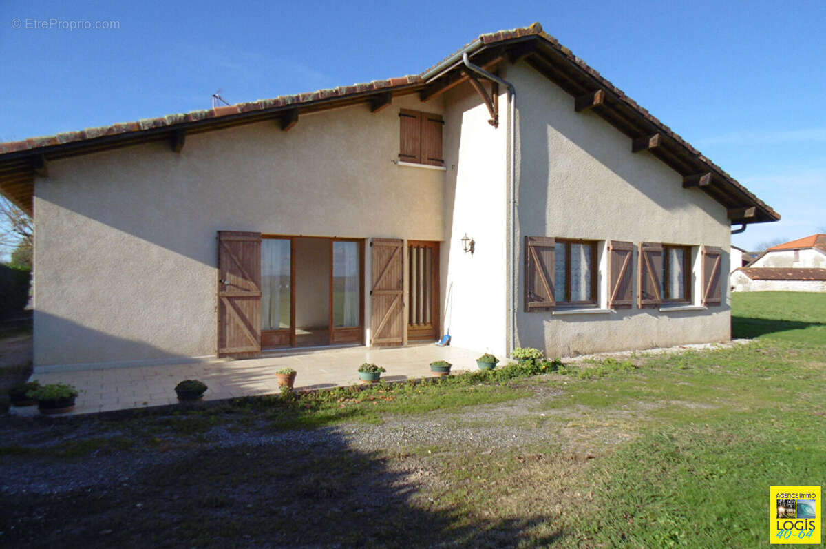 Maison à ORTHEVIELLE