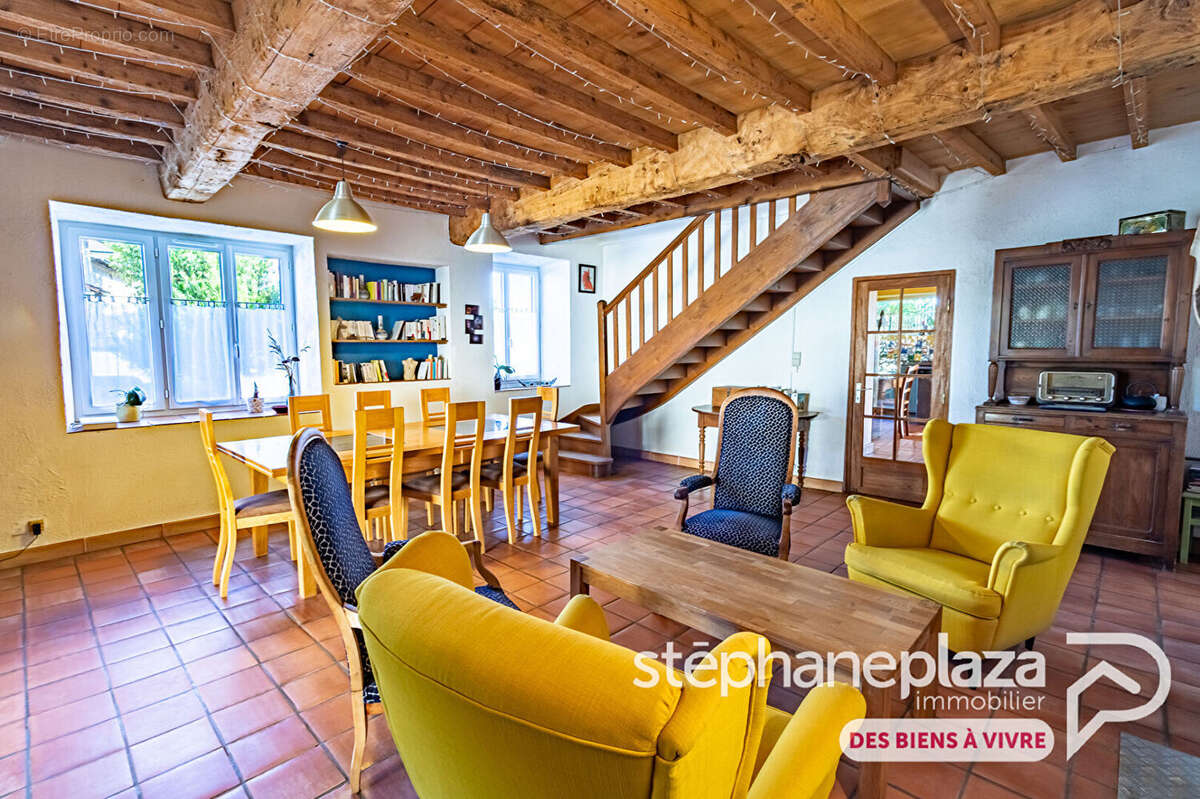 Maison à SAINT-MAURICE-DE-GOURDANS