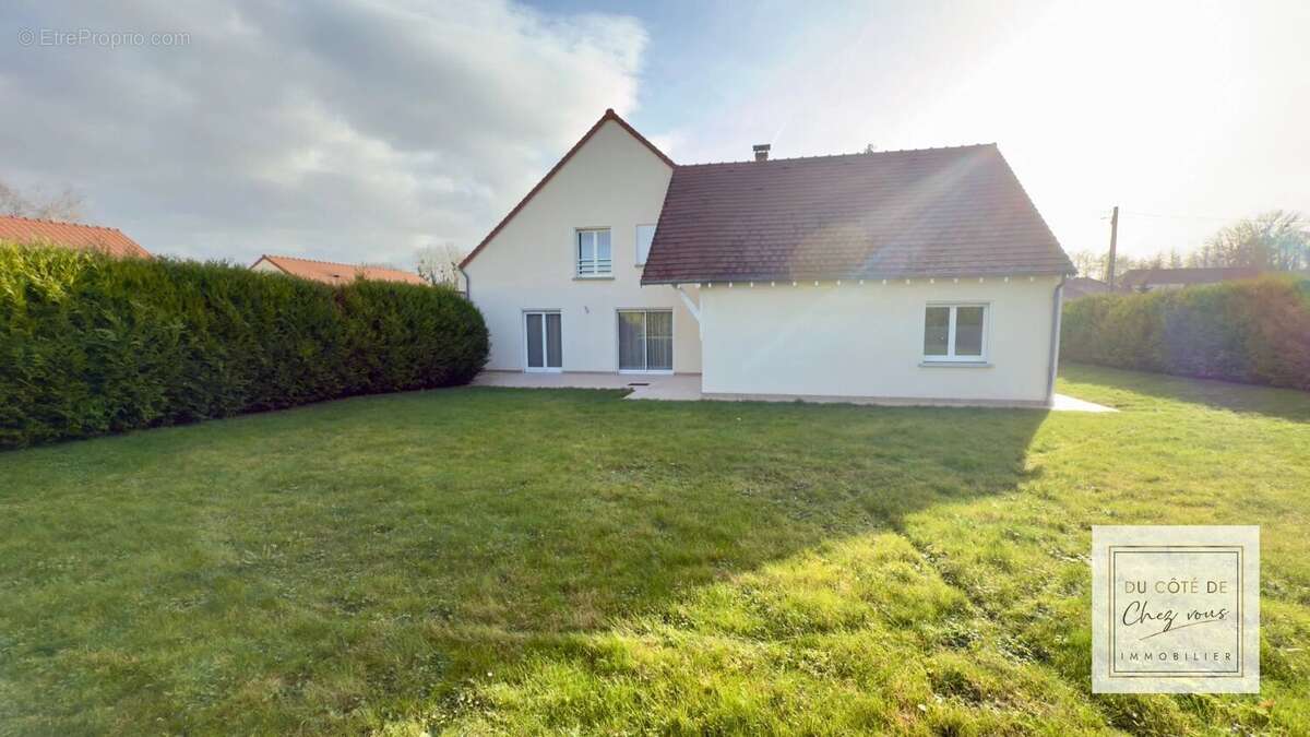 Maison à LA RIVIERE-DE-CORPS