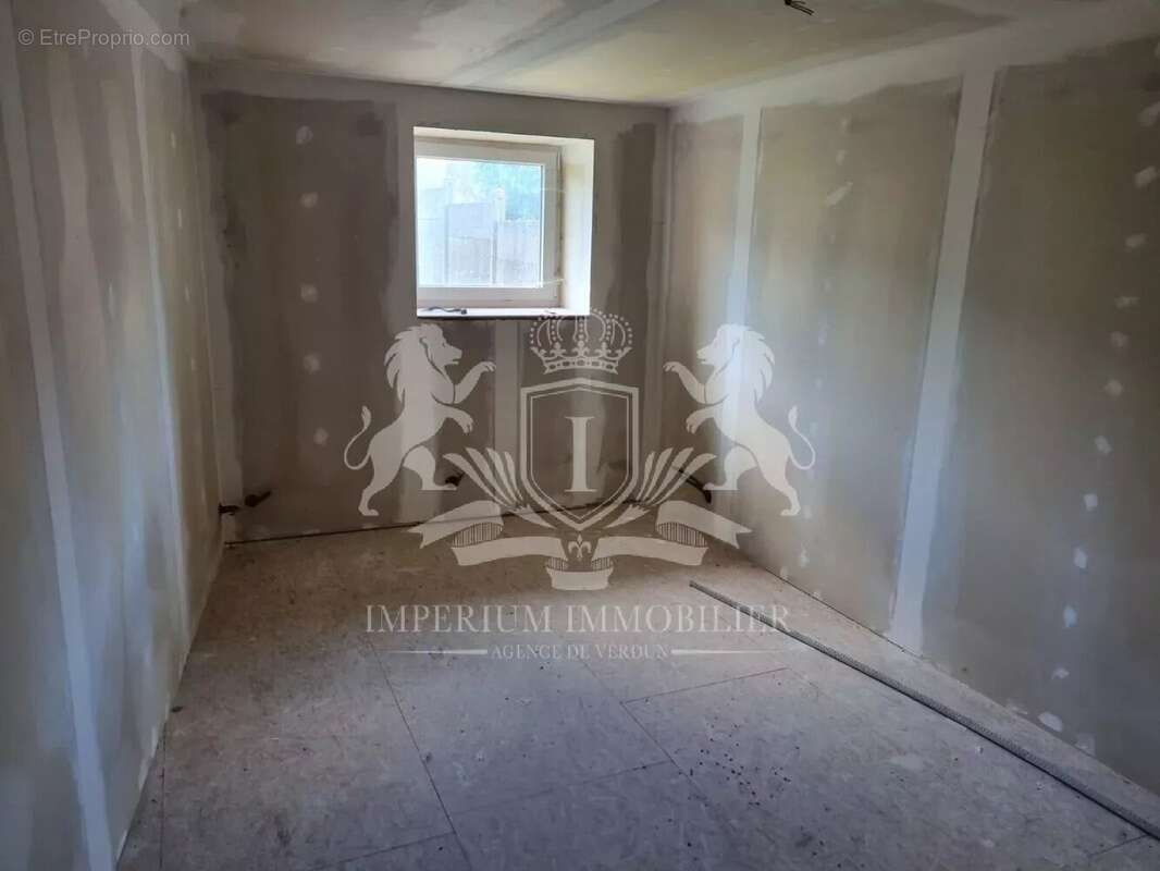 Maison à LINY-DEVANT-DUN