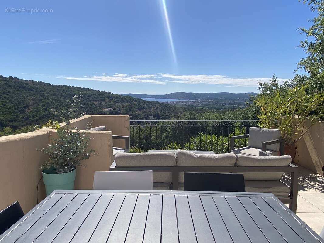 Appartement à GRIMAUD