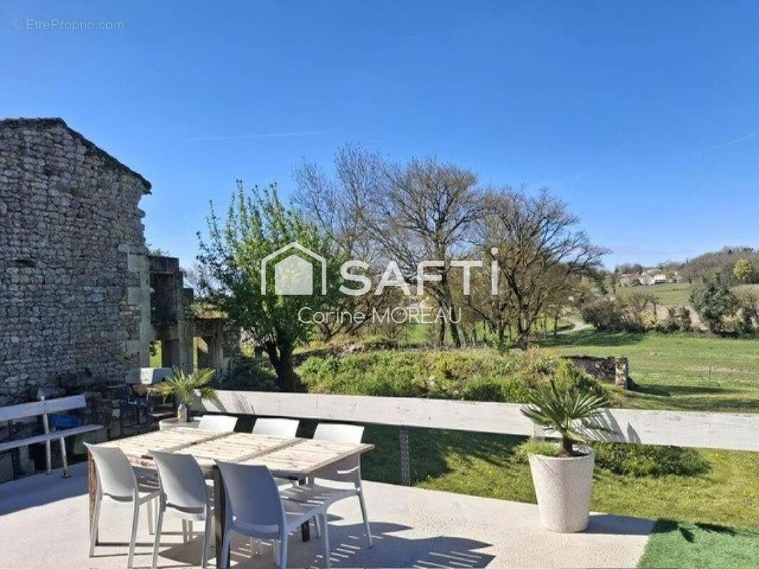 Photo 2 - Maison à LINARS