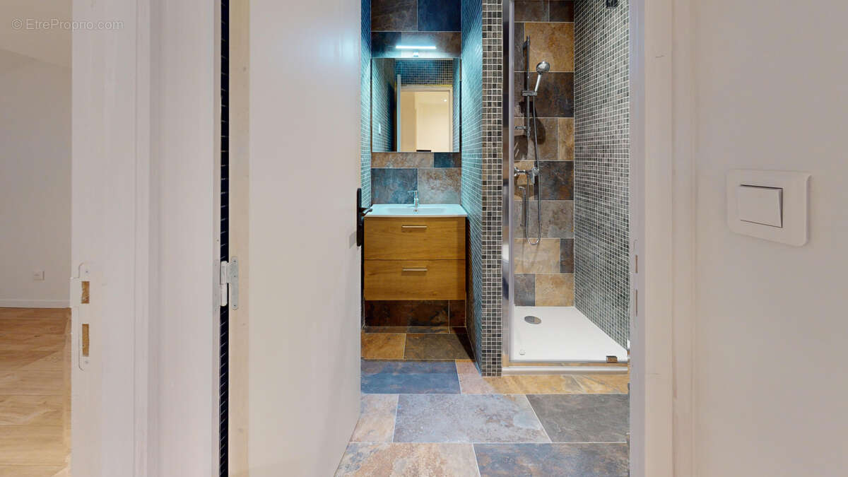 Appartement à VALLAURIS