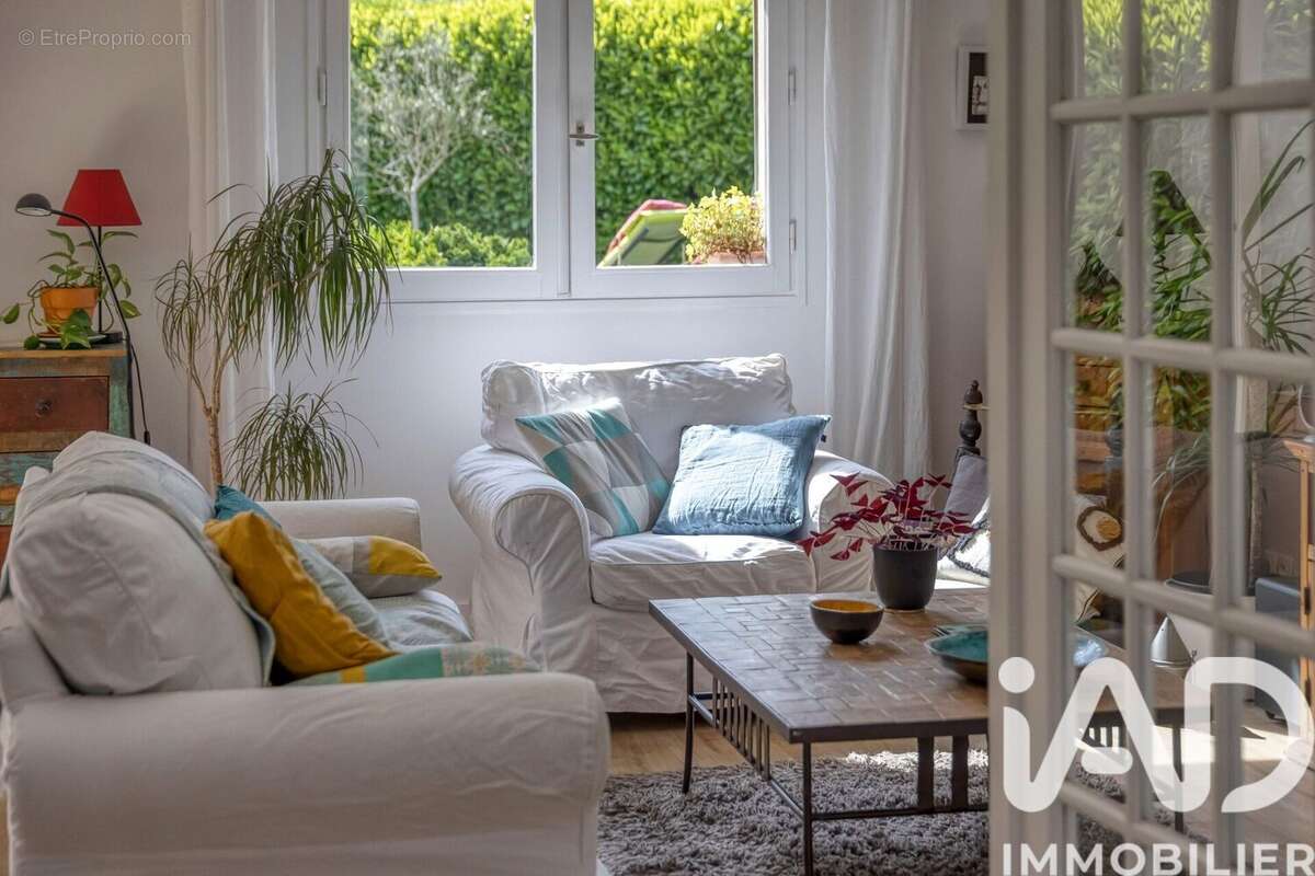 Maison 110 m² à Crolles  - photo 4