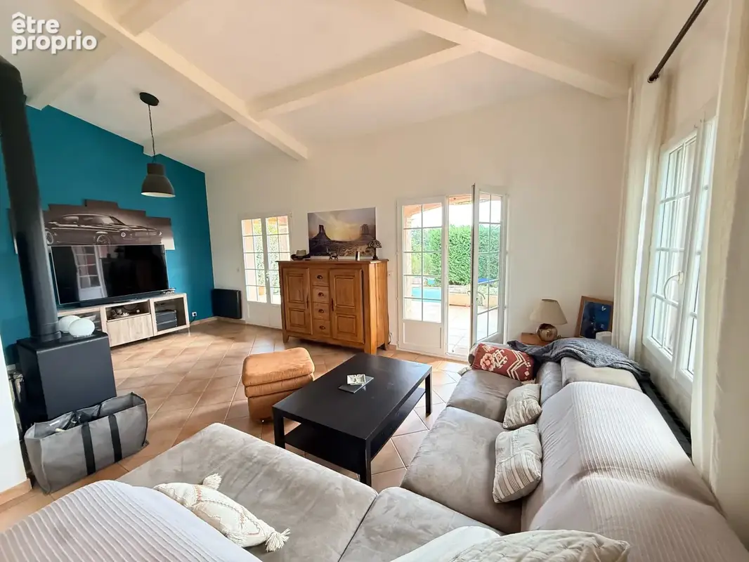 Bagnols en foret, villa dominante au calme avec piscine  et appartement independant - photo 6