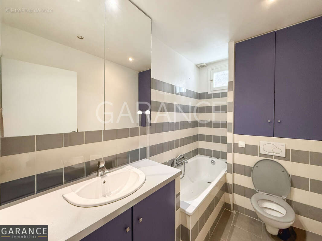 Appartement à PARIS-14E